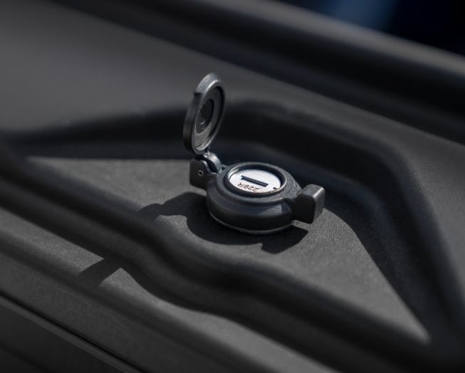 NOVISauto CARRYBOY Werkzeugbox Staubox Toolbox schwenkbar für Pickup Ladefläche Isuzu D-Max 2012-2020 abschließbar