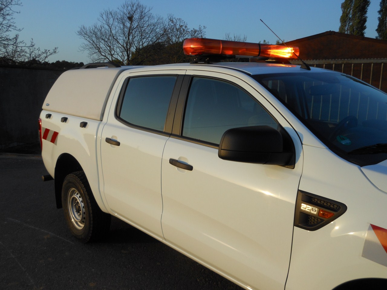 CARRYBOY Hardtop 560os_TVD ohne Seitenfenster Toyota Hilux Vigo Doppelkabine 2005-2015 Wagenfarbe